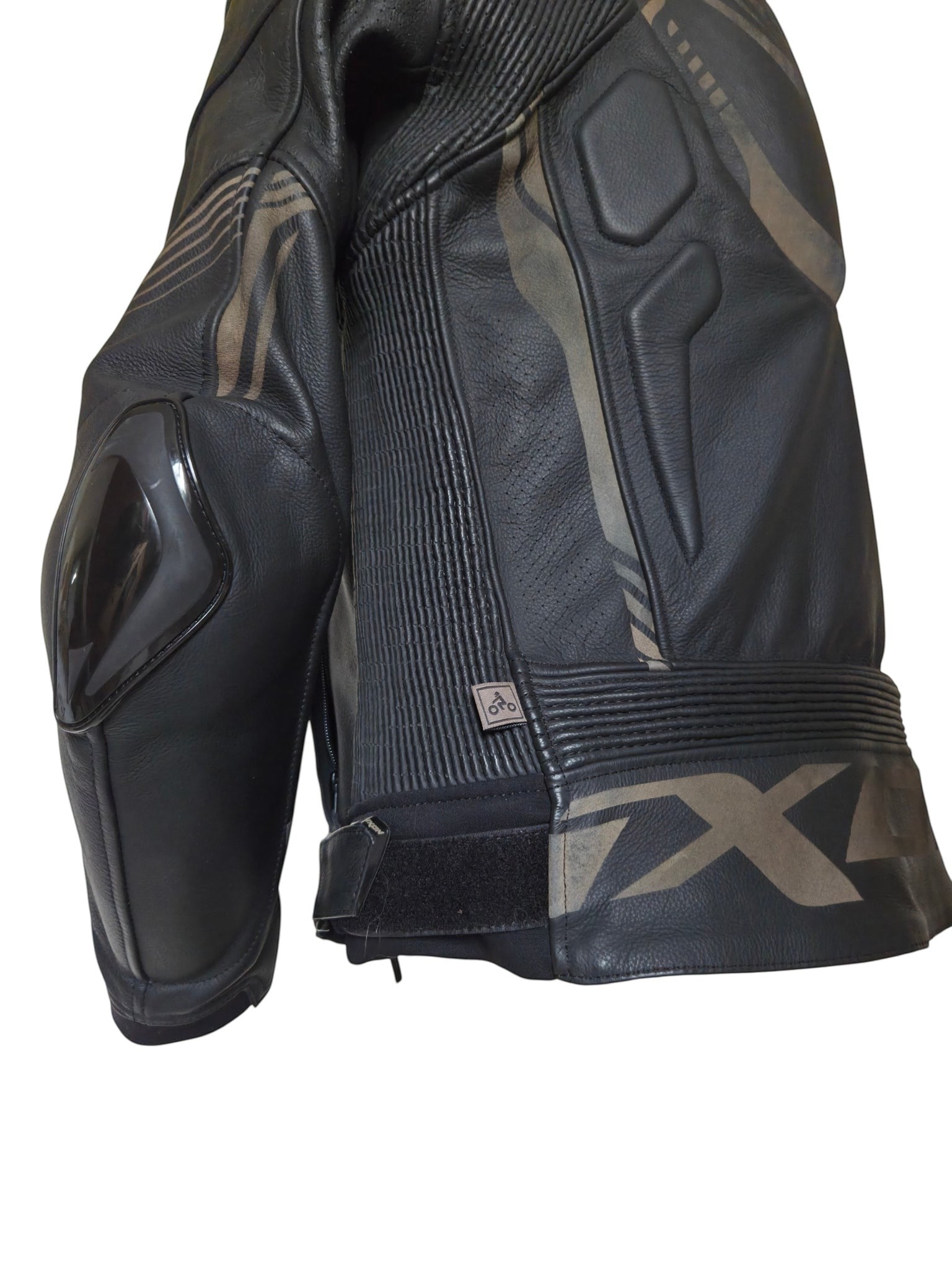 Veste de moto en cuir noir Ixon Vortex 2, taille M, avec protections et doublure amovible.